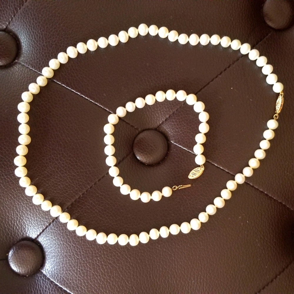 14k IWI yellow gold with natural pearls necklace bracelet